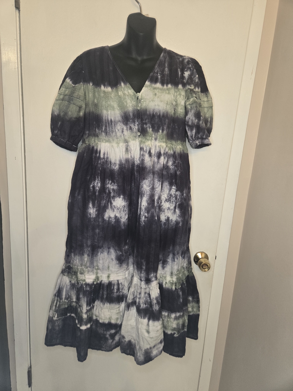 Universal Thread Tie-Dye Maxi Dress in Black and Green